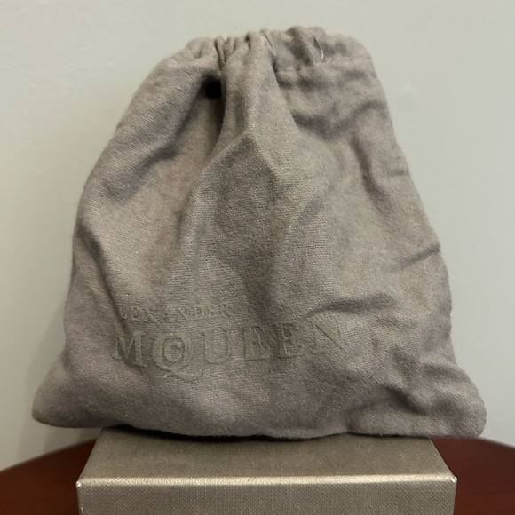 ALEXANDER McQUEEN Black Leather Cuff with Gold Skull - Picture 8 of 8